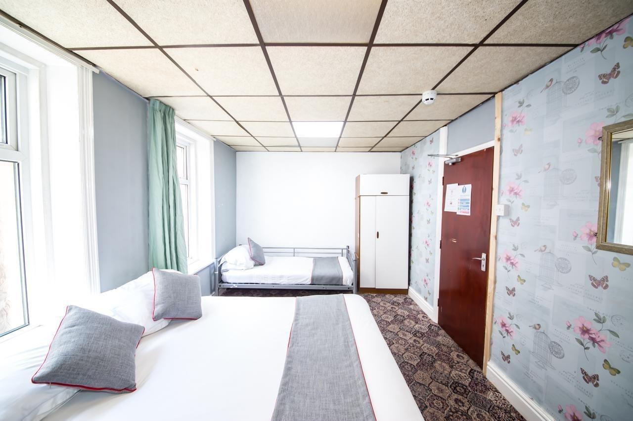 The Silver Strand Hotel - Blackpool — Photos 1